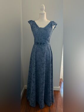 Sleeveless Navy Lace A-Line Dress with Beaded Waist